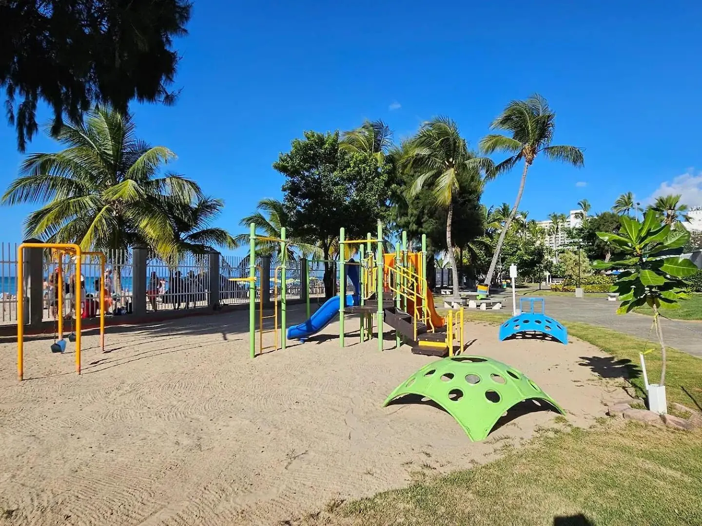 Isla Verde Beachfront With Pool- Near Foxwoods San Juan 0*,  Puerto Rico