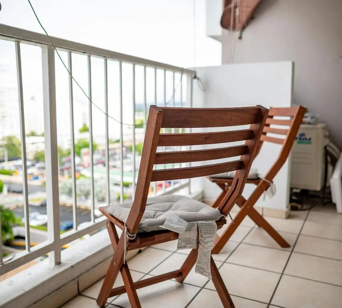 Isla Verde Beachfront With Pool- Near Foxwoods San Juan