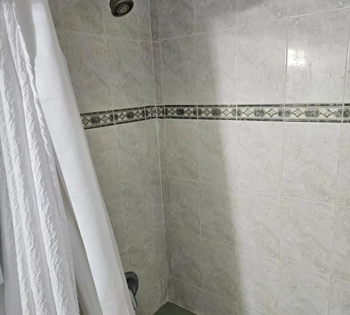 Isla Verde Beachfront With Pool- Near Foxwoods San Juan