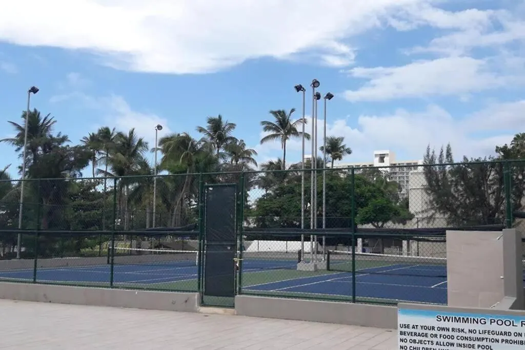 Isla Verde Beachfront With Pool- Near Foxwoods San Juan Puerto Rico