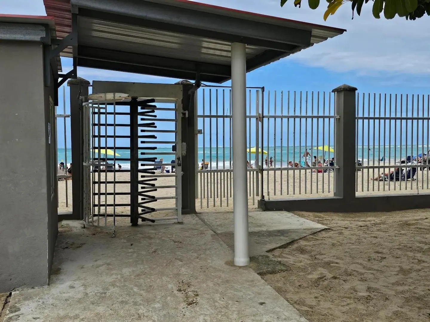 Isla Verde Beachfront With Pool- Near Foxwoods San Juan Puerto Rico