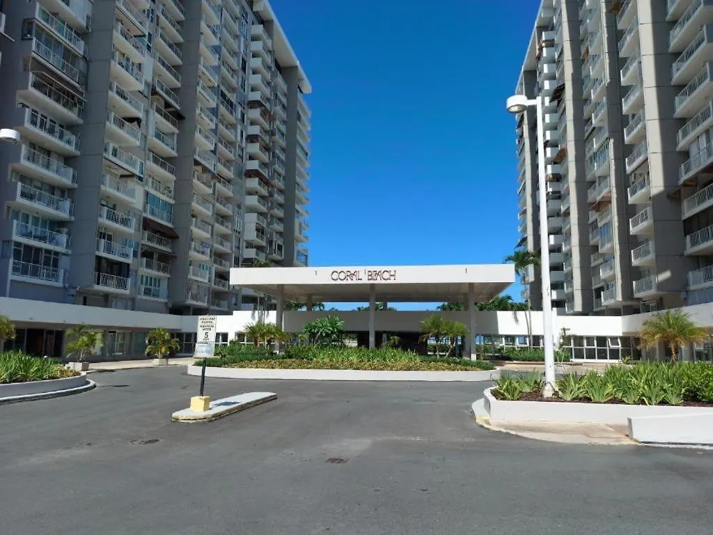 Apartment Isla Verde Beachfront With Pool- Near Foxwoods San Juan